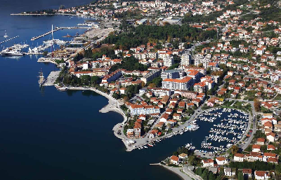 Тивату придется выбирать между аэропортом и Porto Montenegrо Тивату придется выбирать между аэропортом и Porto Montenegrо
